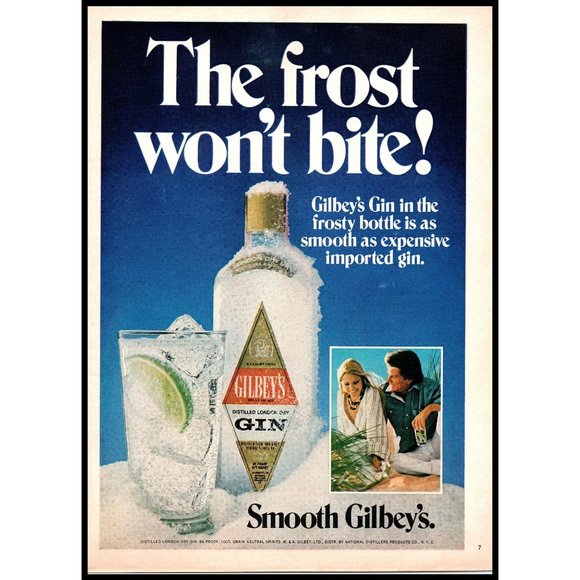 1976 Gilbey's Gin Vintage Print Ad Frost Won't Bite Couple on Beach Wall Art - Picture 1 of 1